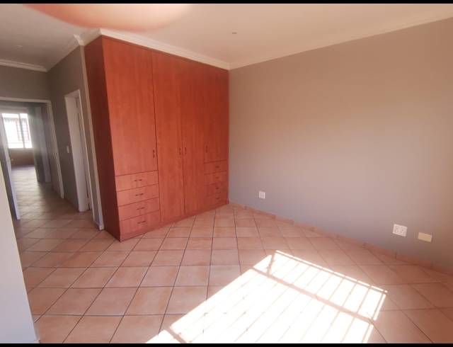 2 BEDROOM APARTMENT TO LET IN KENLEAF